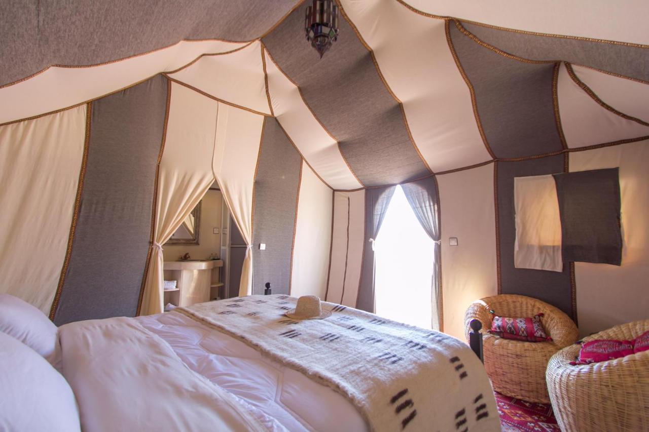 Отель Asama Luxury Camp Мерзуга Экстерьер фото